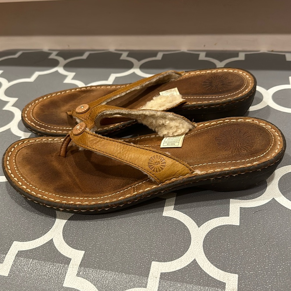 UGG Hamoa Leather and Sheepskin Sandal